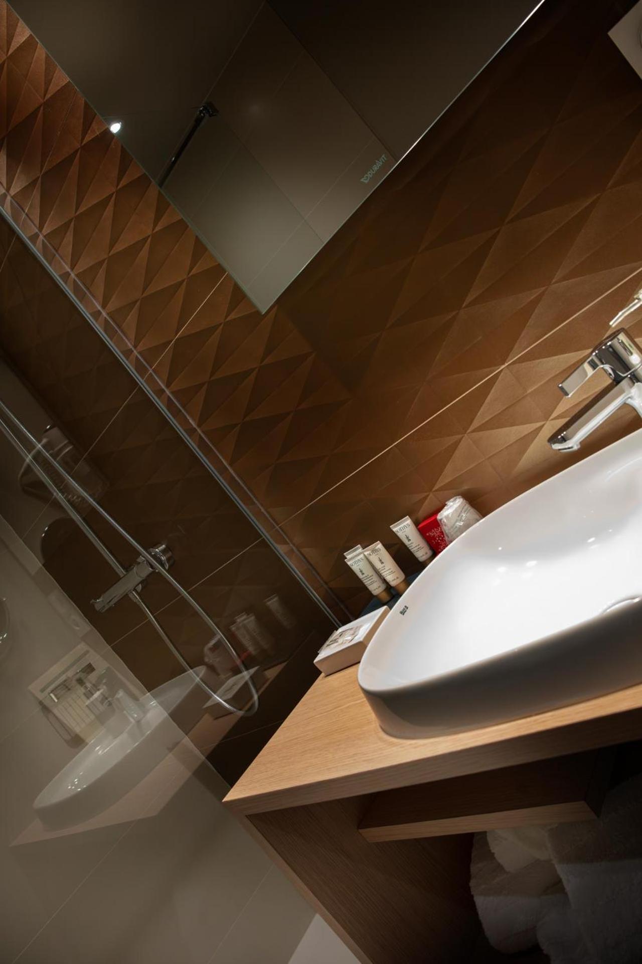 L'Aubiniere Hotel Restaurant & Spa Saint-Ouen-les-Vignes المظهر الخارجي الصورة