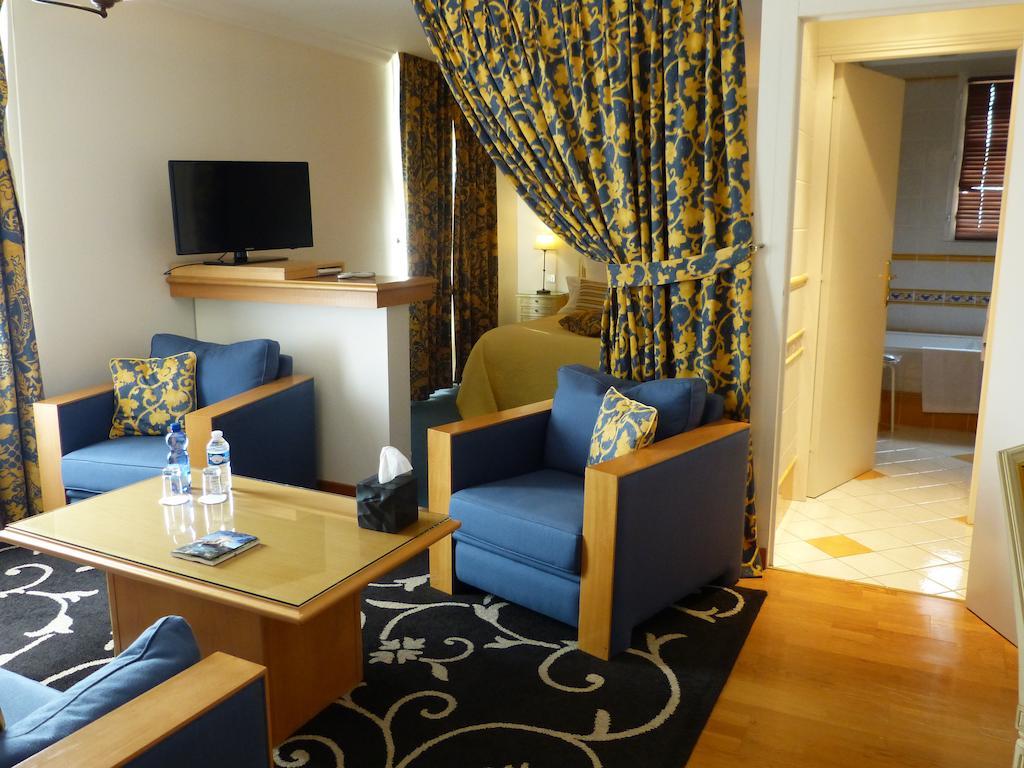 L'Aubiniere Hotel Restaurant & Spa Saint-Ouen-les-Vignes الغرفة الصورة