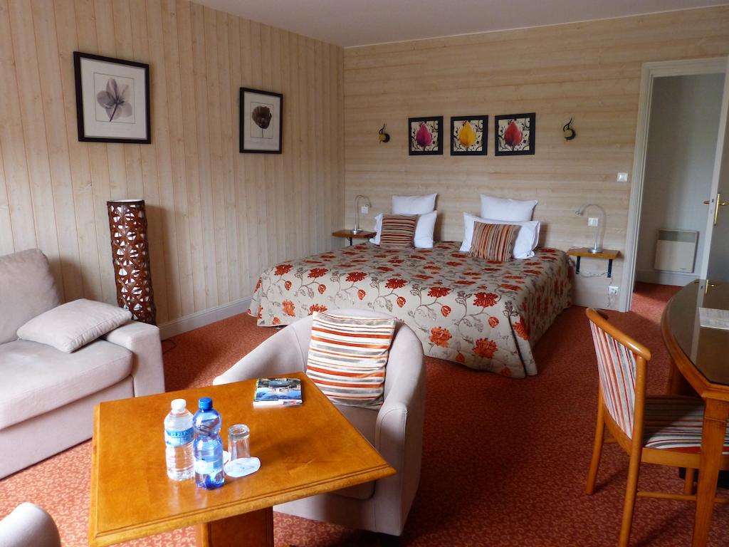 L'Aubiniere Hotel Restaurant & Spa Saint-Ouen-les-Vignes الغرفة الصورة
